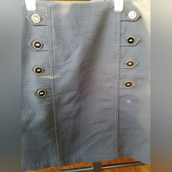 J. McLaughlin Size 6 Military Style Textured Skirt Enameled Black Gold Buttons - Picture 5 of 12